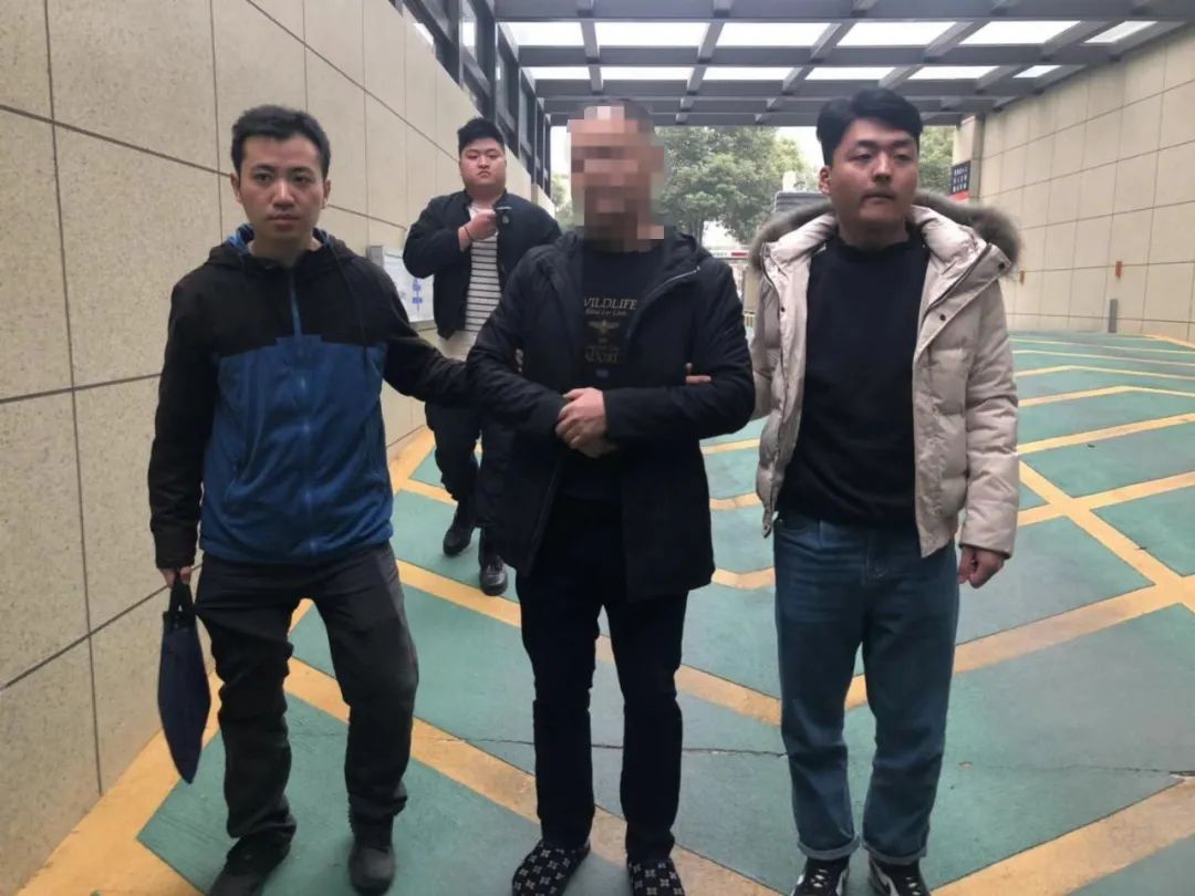 中华香烟_香烟中华价格表和图片_香烟中华金中支售价多少