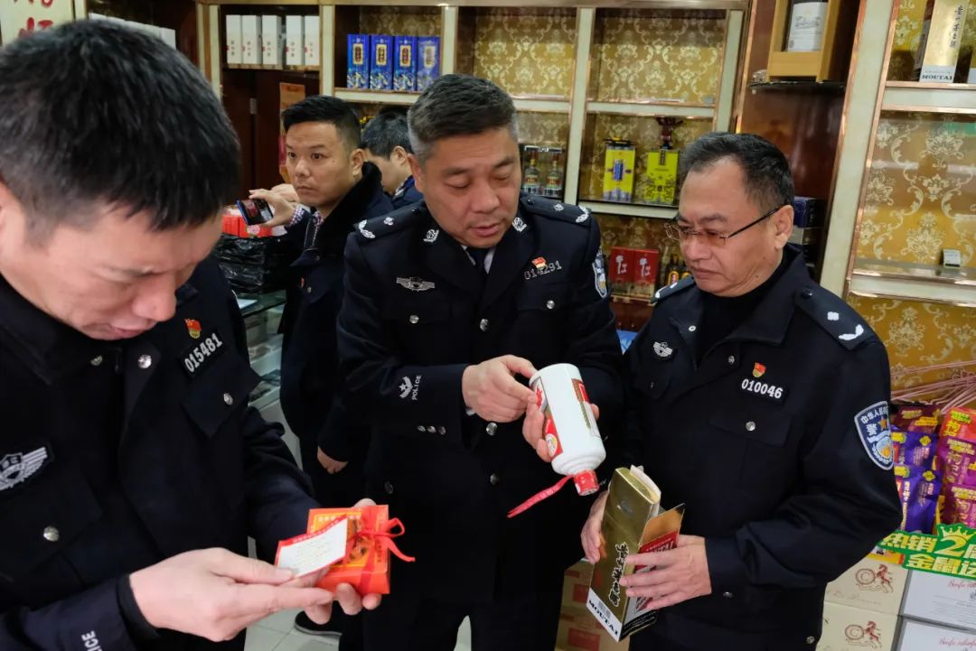 香烟中华金中支售价多少_香烟中华价格表和图片_中华香烟