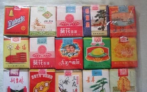 2022 年红梅烟价格解析：口感好性价比高，不同系列价格各异