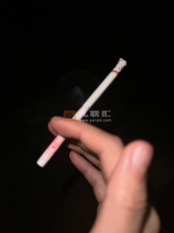 万宝路(草莓爆珠细支韩税版)相册
